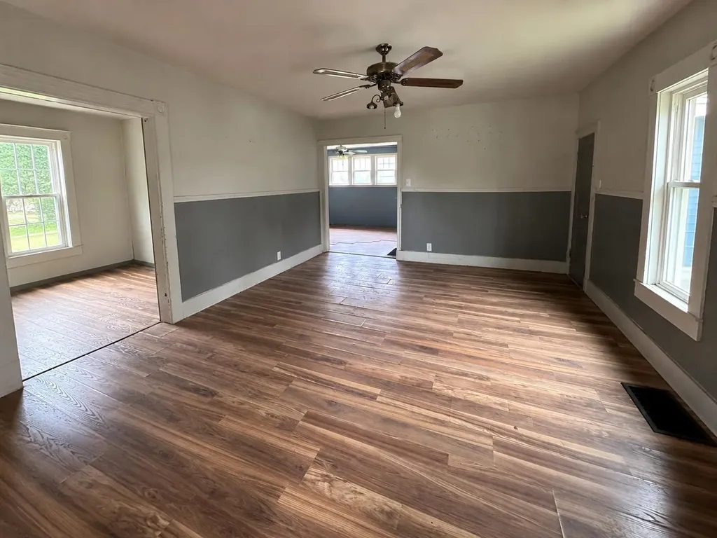 125 N Chippewa Shepherd Village MI 48883