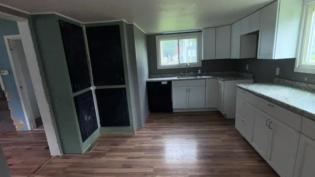 125 N Chippewa Shepherd Village MI 48883