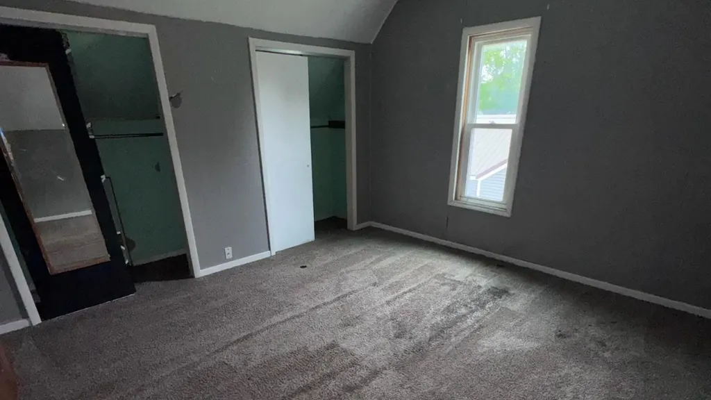 125 N Chippewa Shepherd Village MI 48883