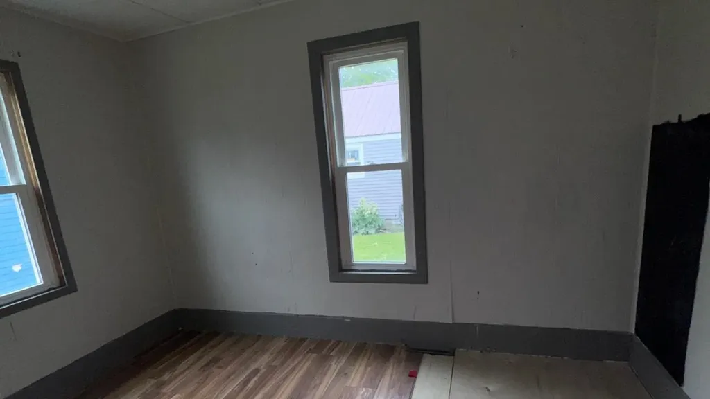 125 N Chippewa Shepherd Village MI 48883