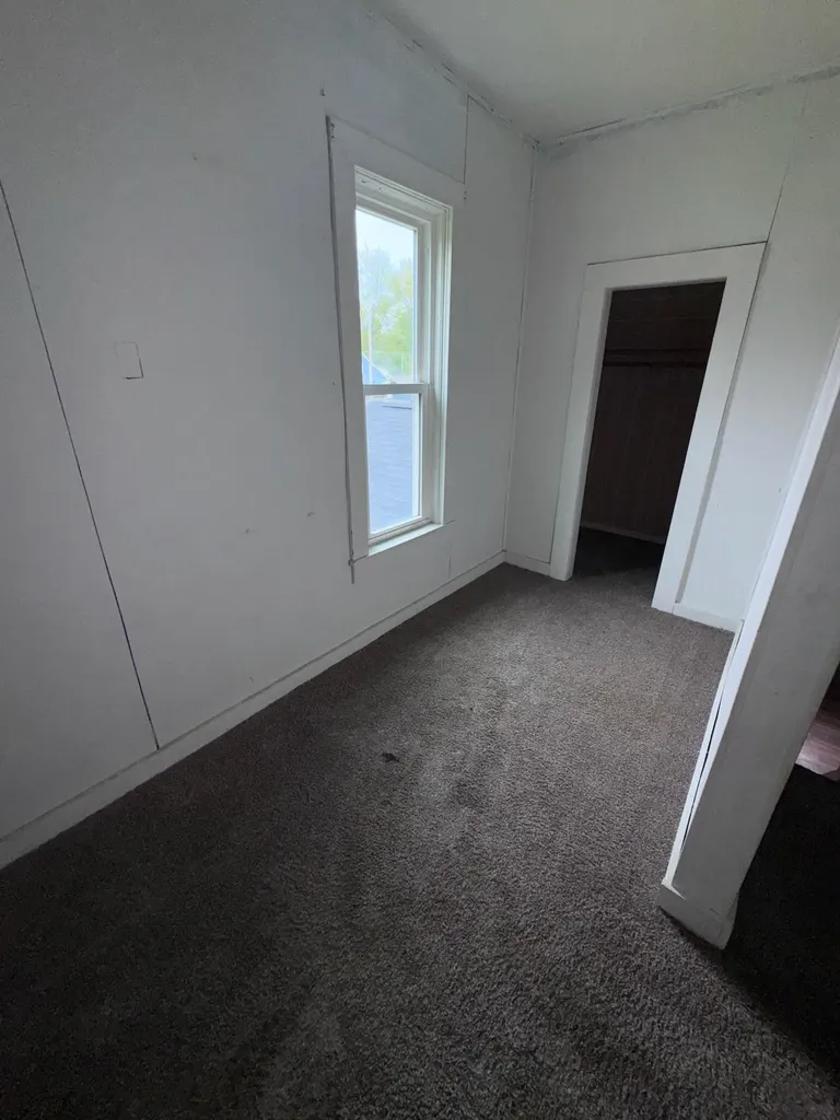 125 N Chippewa Shepherd Village MI 48883