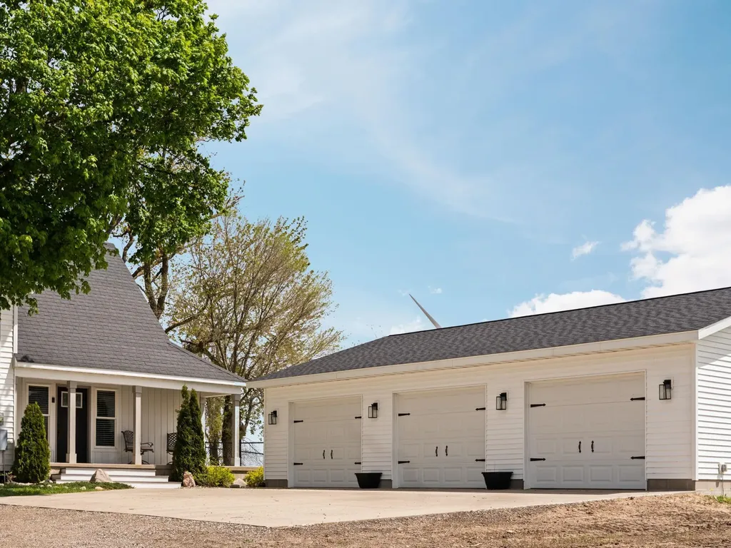 9103 E County Line Road Highland Township MI 49665