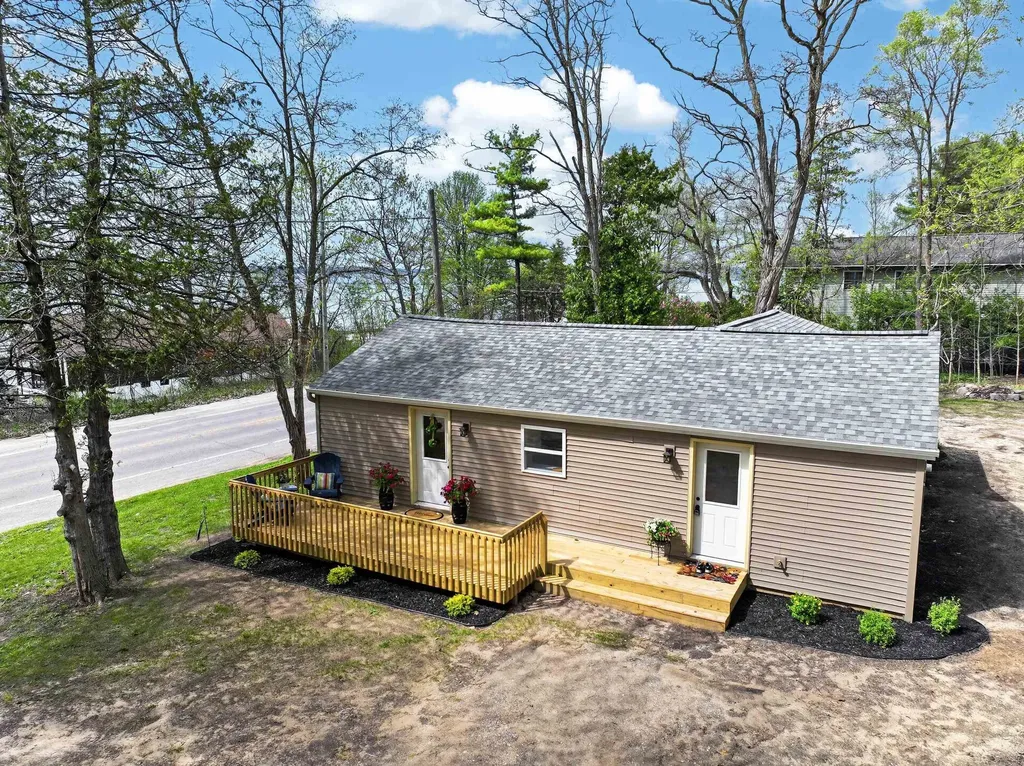 4494 Five Mile Road Acme Township MI 49690