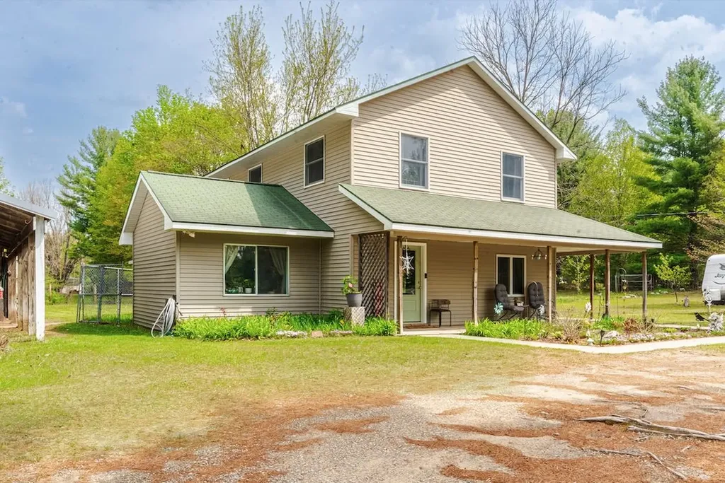 10942 Thiel Road Long Lake Township MI 49685