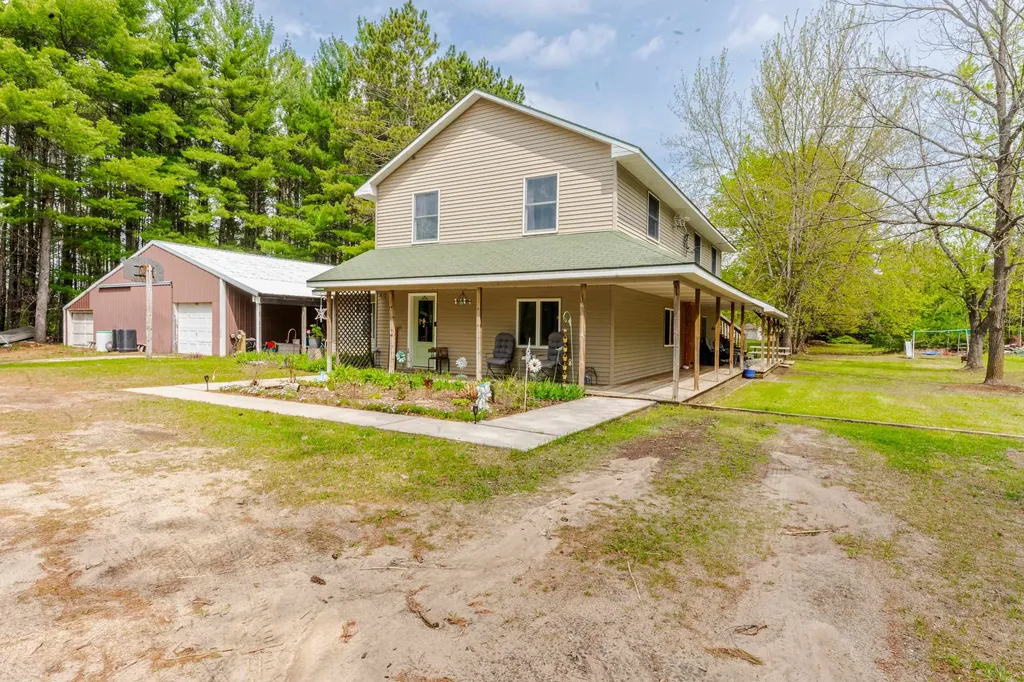 10942 Thiel Road Long Lake Township MI 49685
