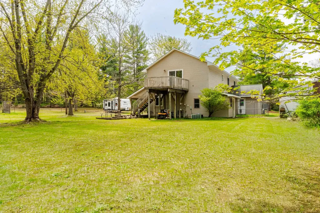 10942 Thiel Road Long Lake Township MI 49685
