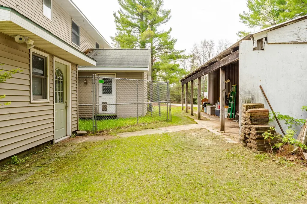 10942 Thiel Road Long Lake Township MI 49685