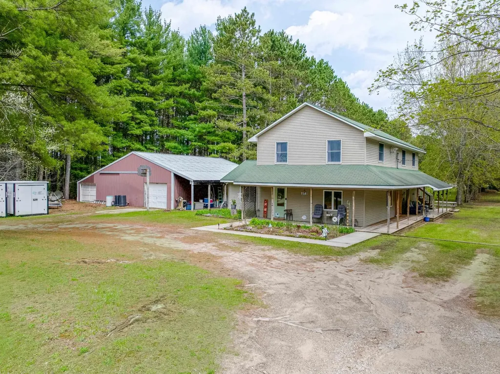 10942 Thiel Road Long Lake Township MI 49685