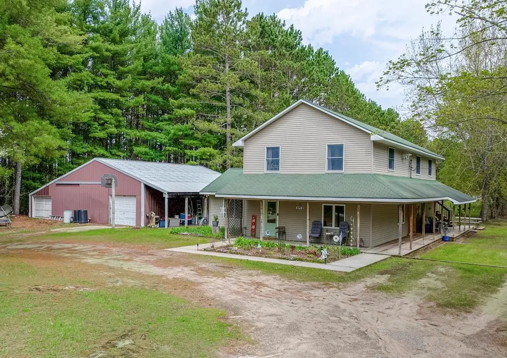 10942 Thiel Road Long Lake Township MI 49685