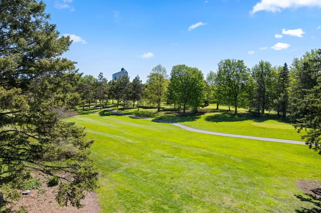 5542 Golfview Court Acme Township MI 49690