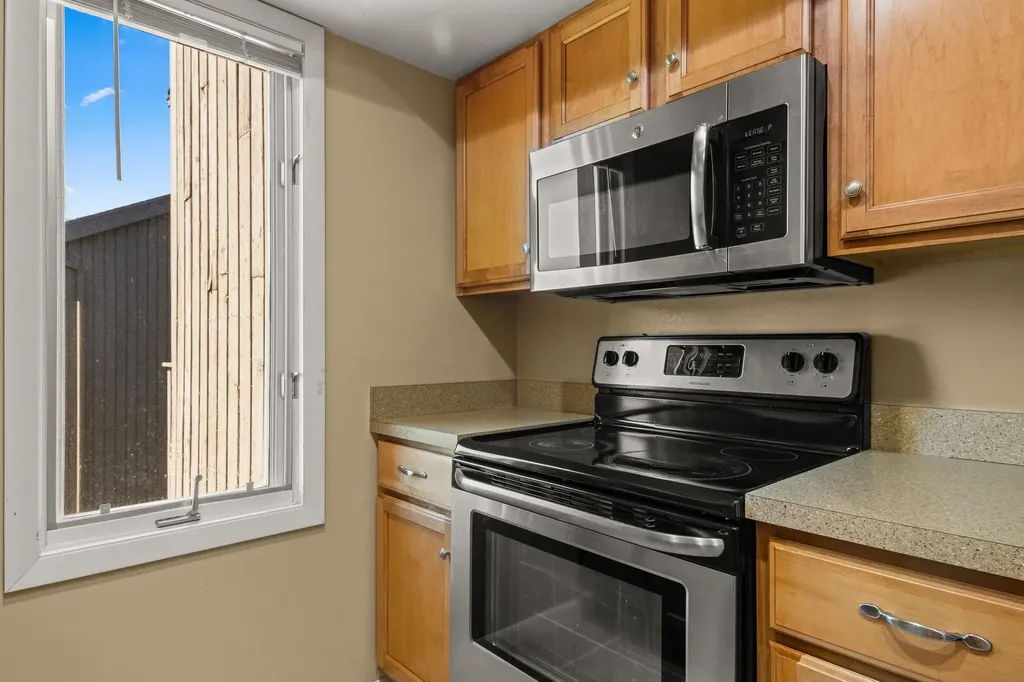 5542 Golfview Court Acme Township MI 49690