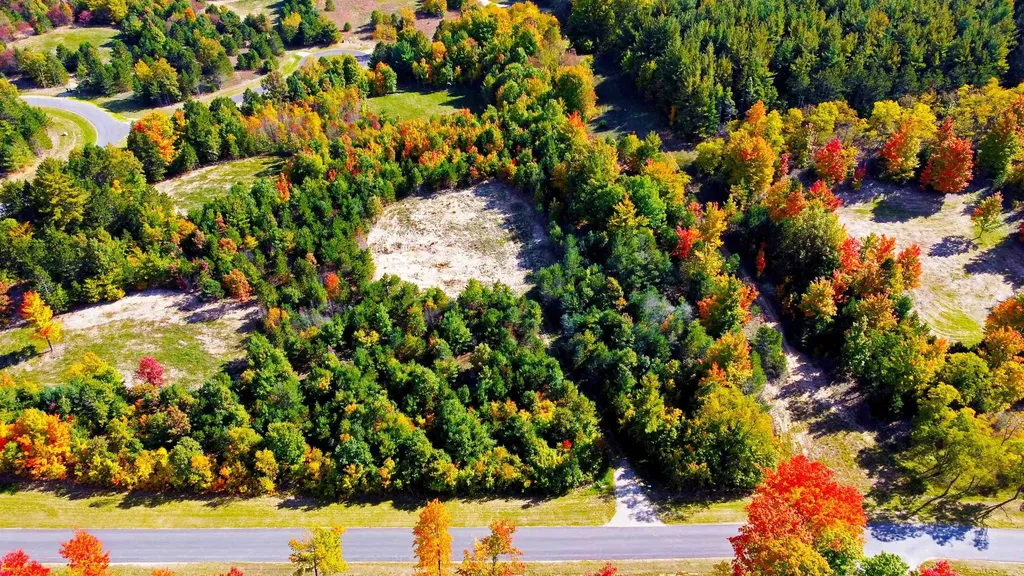 6075 Mountain Sky Road Paradise Township MI 49649