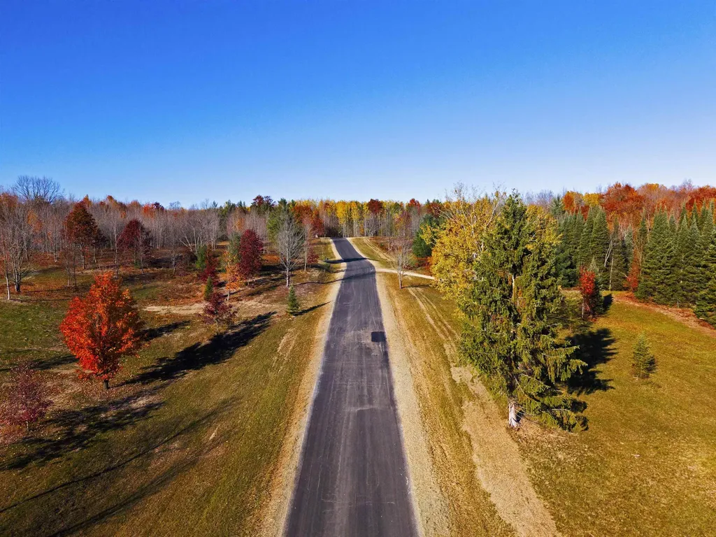 10598 SW Pine Ridge Drive Springfield Township MI 49633