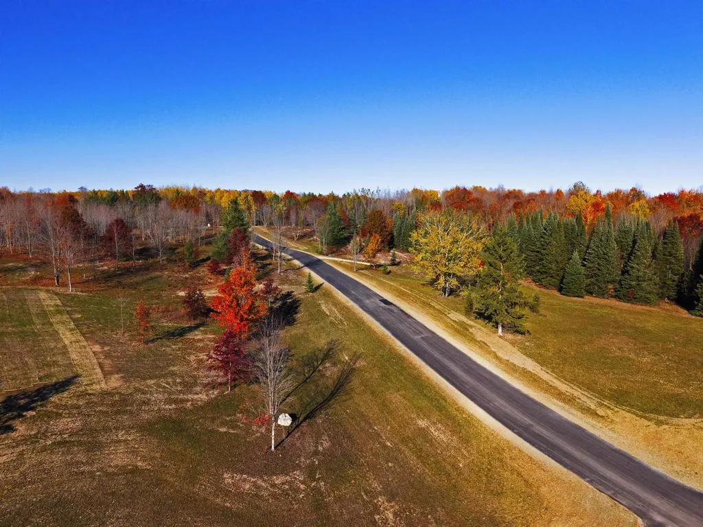 10598 SW Pine Ridge Drive Springfield Township MI 49633