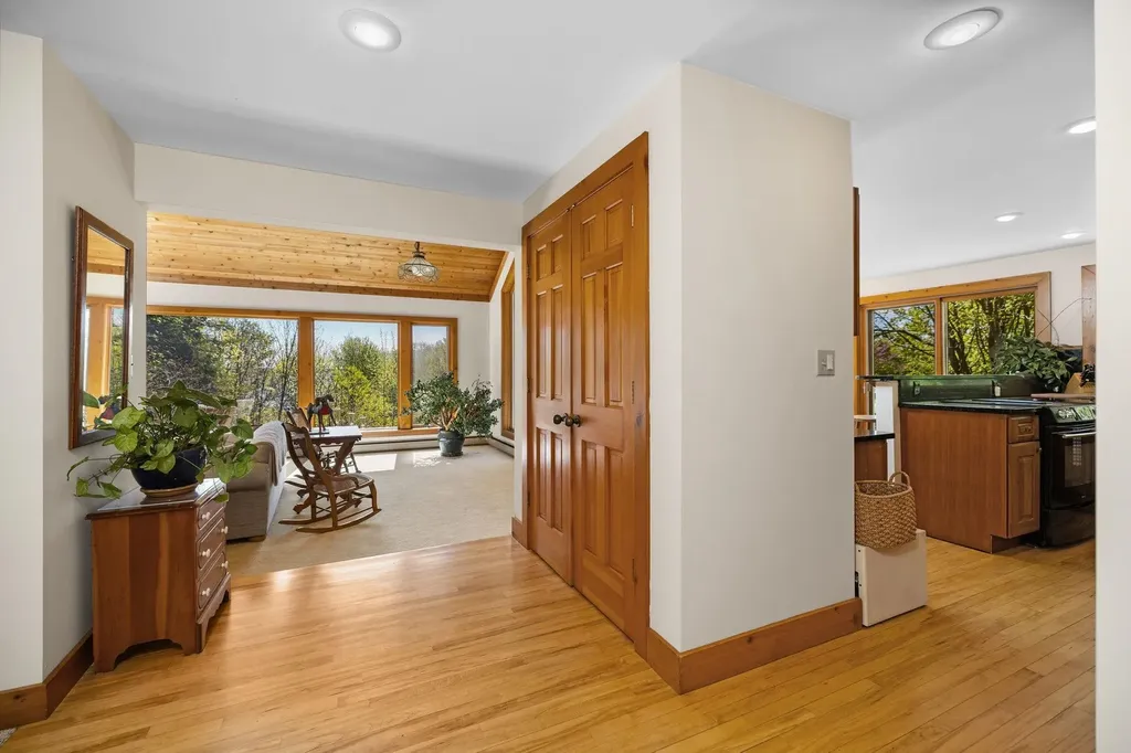 9393 Lou-len Lane Elmwood Charter Township MI 49684