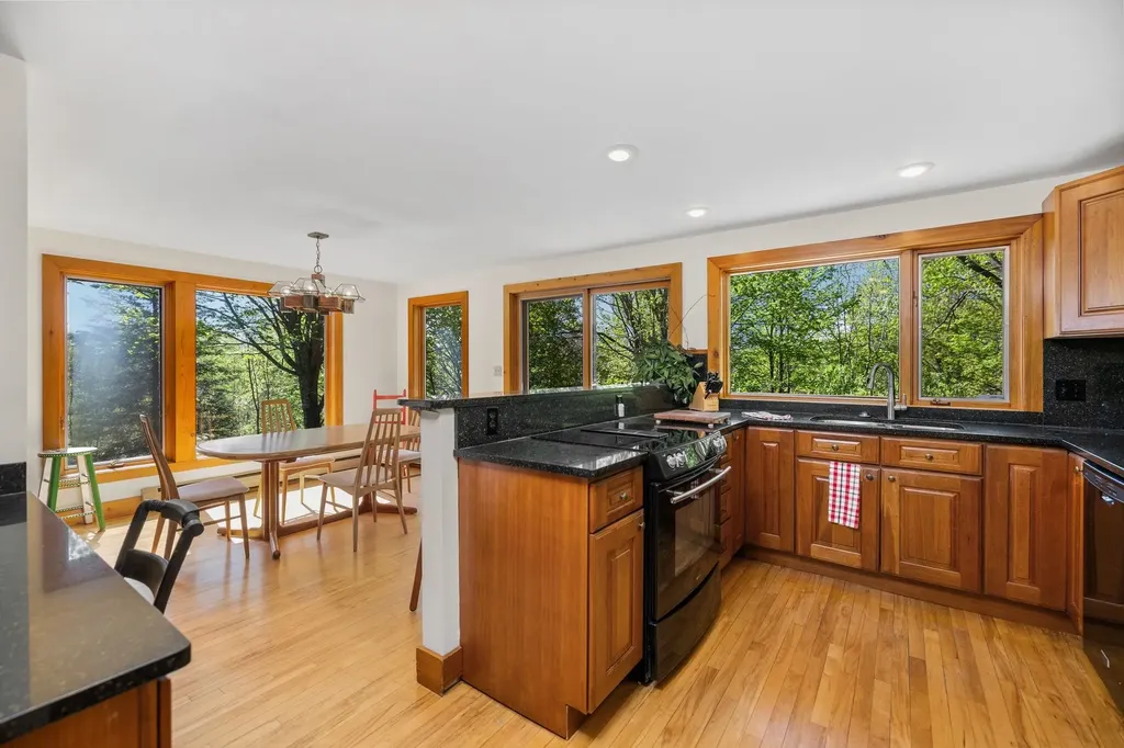 9393 Lou-len Lane Elmwood Charter Township MI 49684