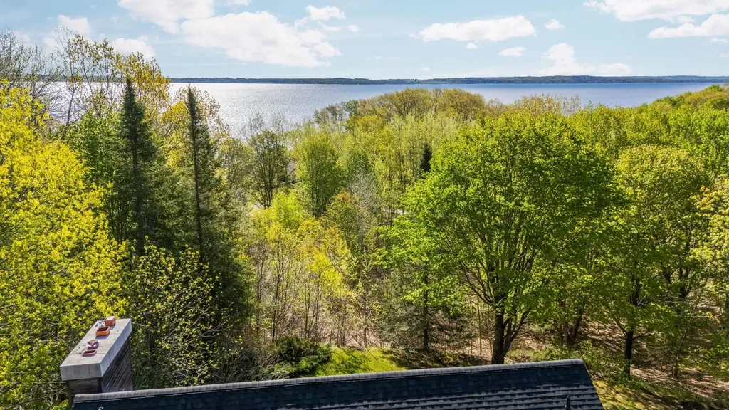 9393 Lou-len Lane Elmwood Charter Township MI 49684