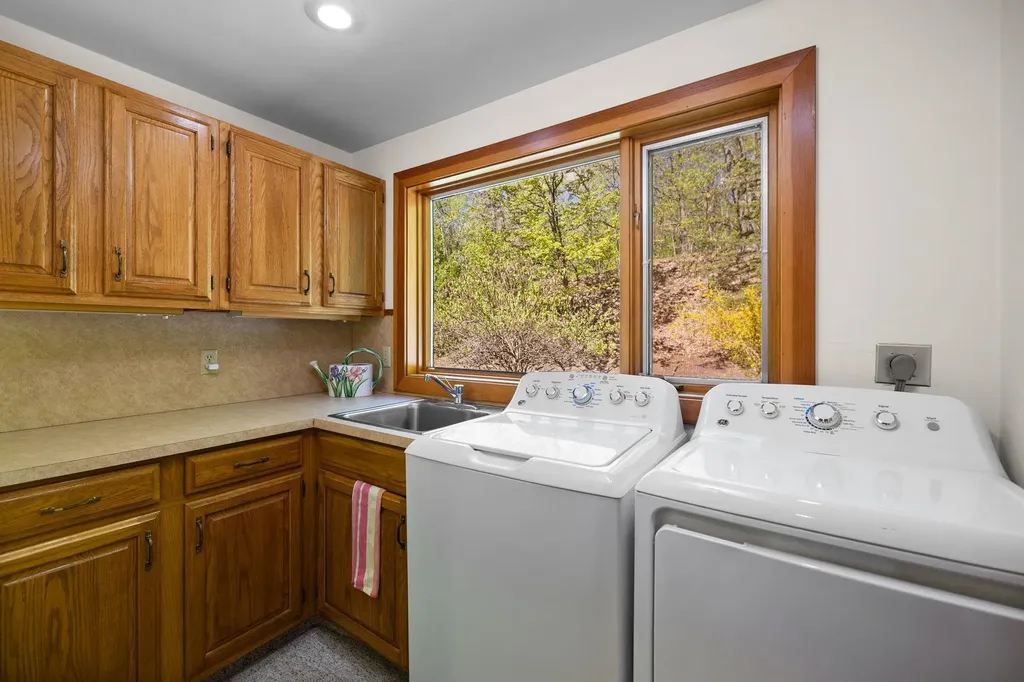 9393 Lou-len Lane Elmwood Charter Township MI 49684