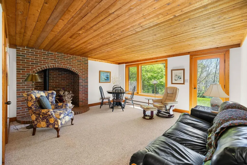 9393 Lou-len Lane Elmwood Charter Township MI 49684
