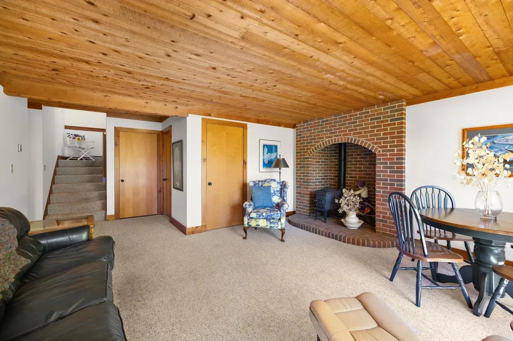 9393 Lou-len Lane Elmwood Charter Township MI 49684