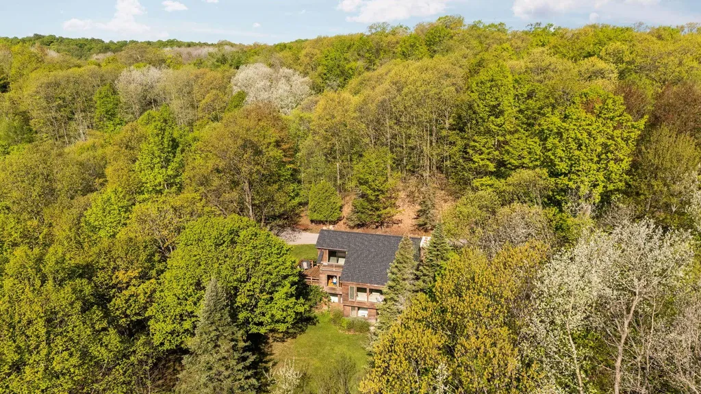 9393 Lou-len Lane Elmwood Charter Township MI 49684