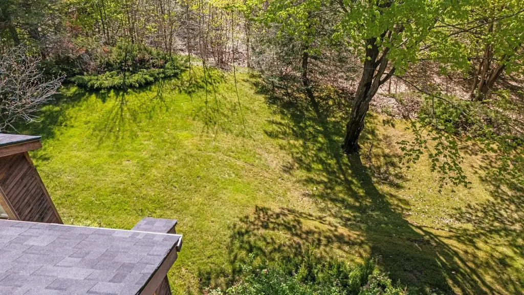 9393 Lou-len Lane Elmwood Charter Township MI 49684