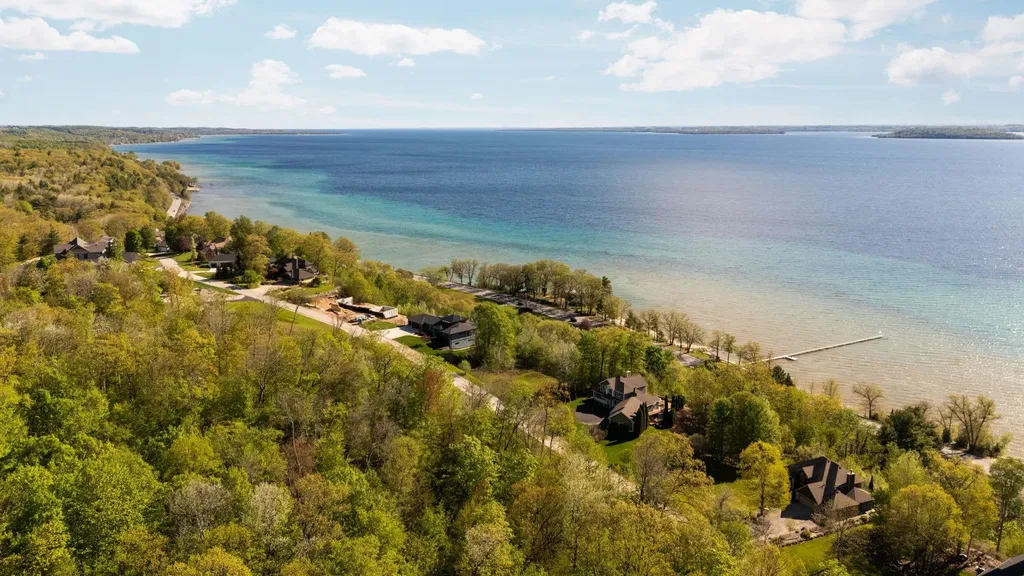 9393 Lou-len Lane Elmwood Charter Township MI 49684