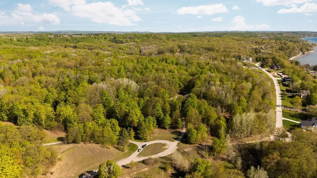 9393 Lou-len Lane Elmwood Charter Township MI 49684