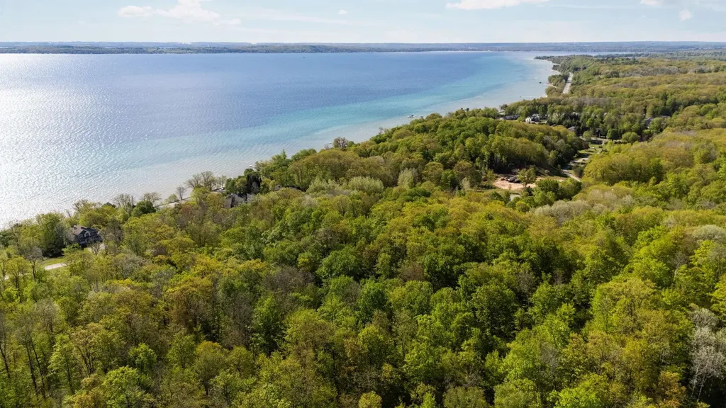 9393 Lou-len Lane Elmwood Charter Township MI 49684