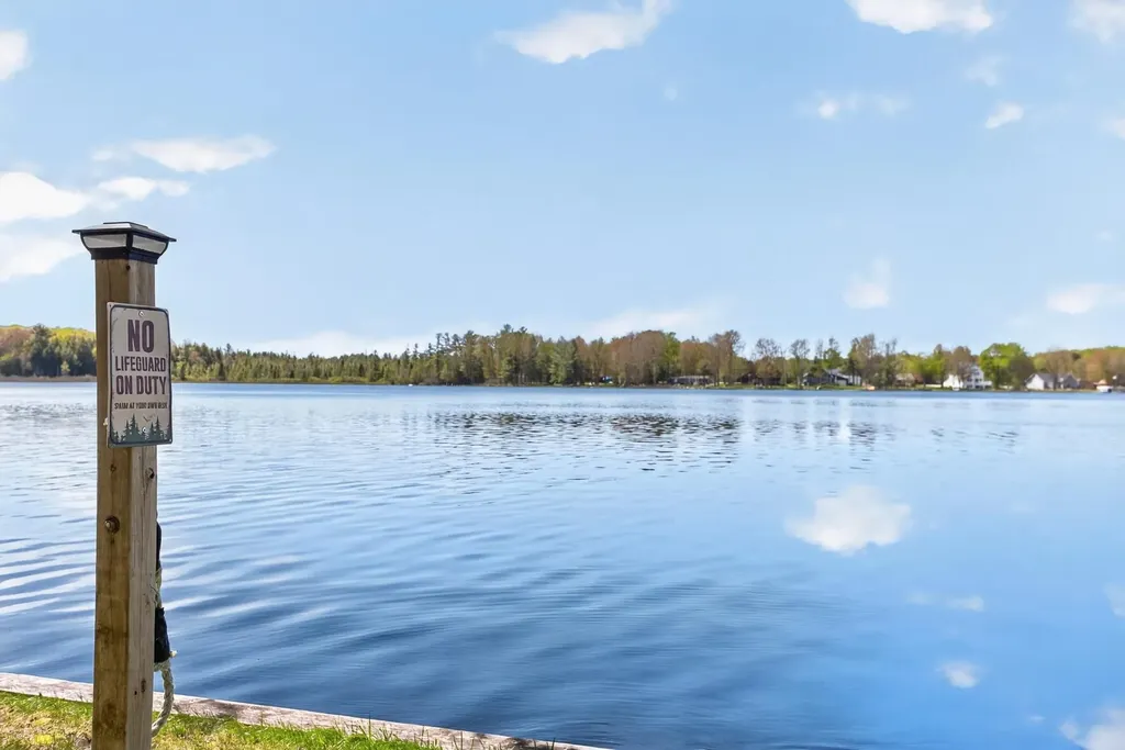 827 NE Lake Drive Excelsior Township MI 49646