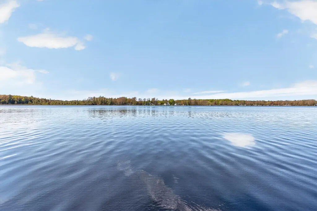 827 NE Lake Drive Excelsior Township MI 49646