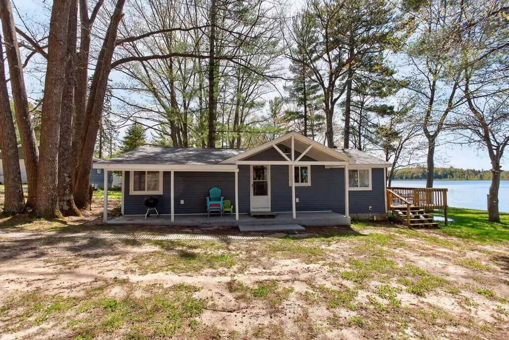 827 NE Lake Drive Excelsior Township MI 49646