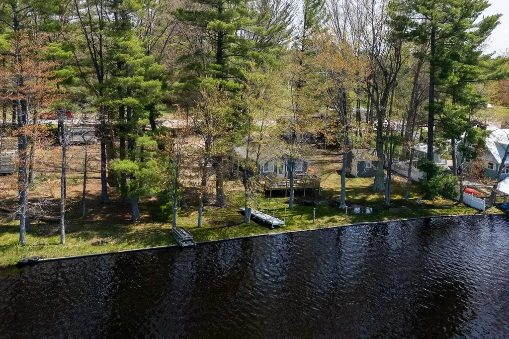827 NE Lake Drive Excelsior Township MI 49646