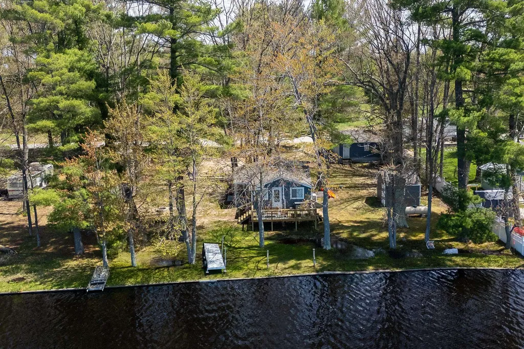 827 NE Lake Drive Excelsior Township MI 49646