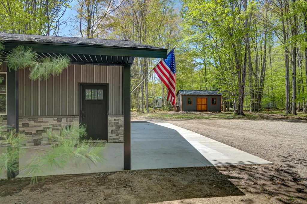 4063 NE Sands Park Drive Coldsprings Township MI 49646