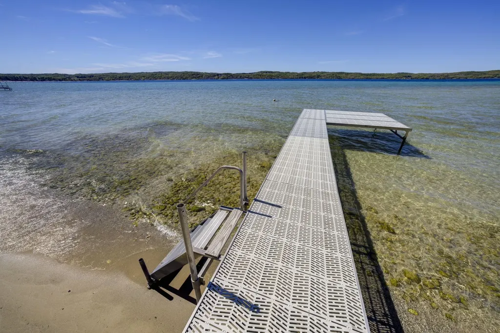 488 S Stony Point Road Suttons Bay Township MI 49682