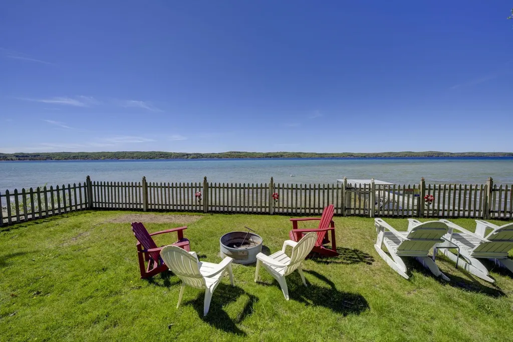 488 S Stony Point Road Suttons Bay Township MI 49682