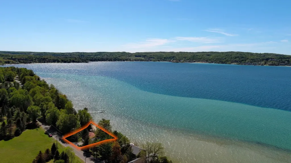 488 S Stony Point Road Suttons Bay Township MI 49682