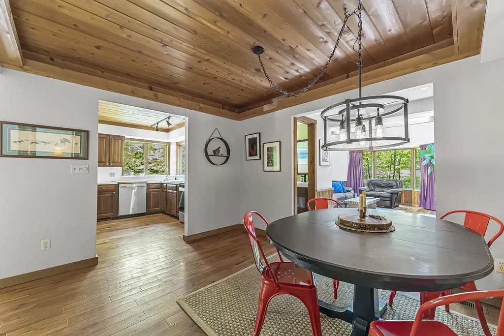 4021 E Oxford Drive Leland Township MI 49654