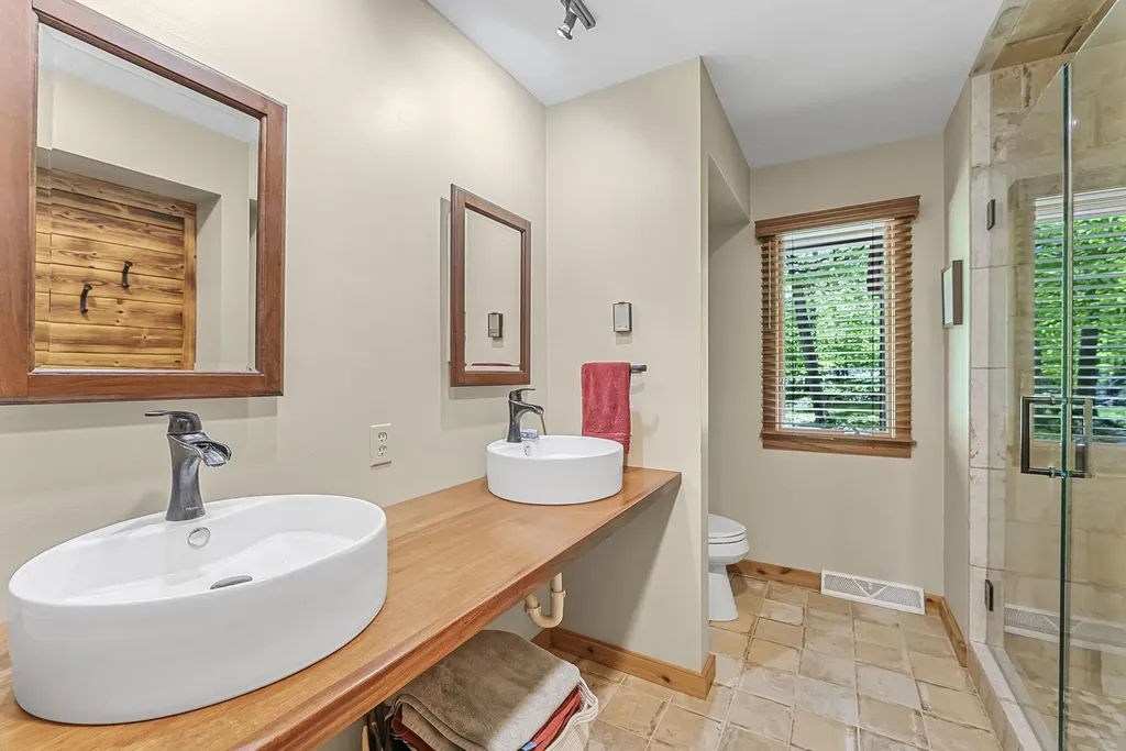 4021 E Oxford Drive Leland Township MI 49654