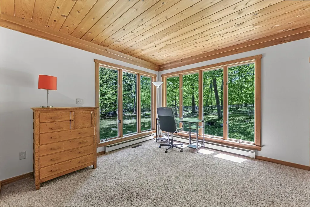 4021 E Oxford Drive Leland Township MI 49654