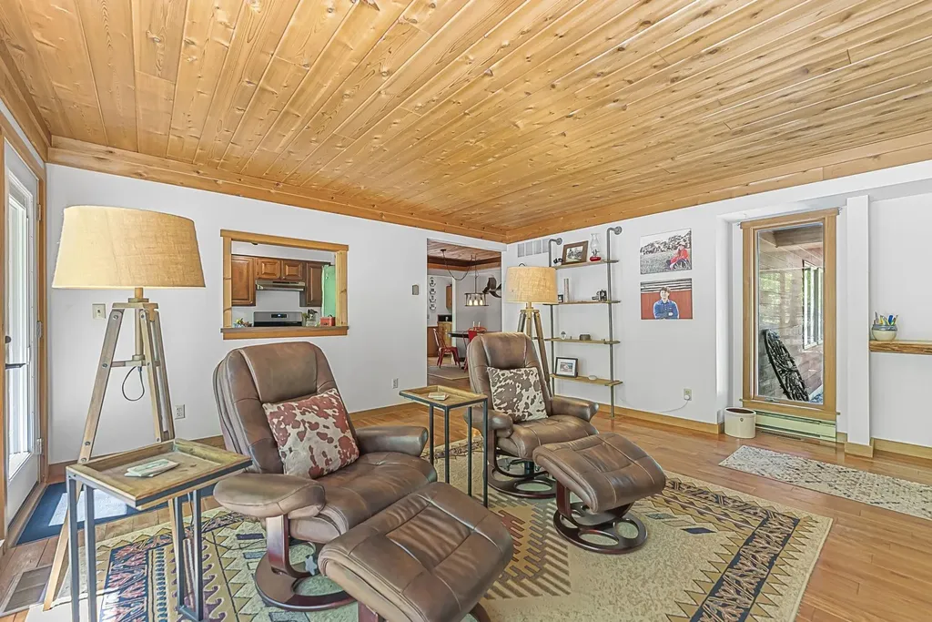 4021 E Oxford Drive Leland Township MI 49654