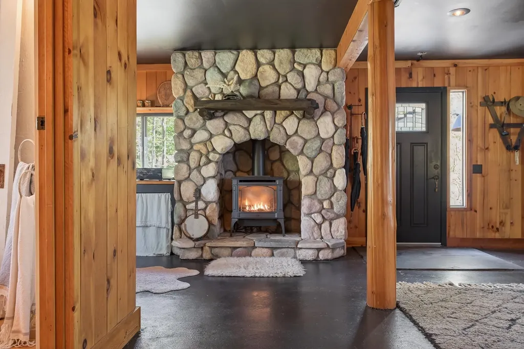 7310 Stolt Hayes Township MI 49720