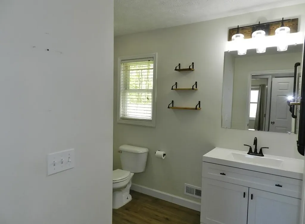 249 Peach Tree Drive East Bay Township MI 49896
