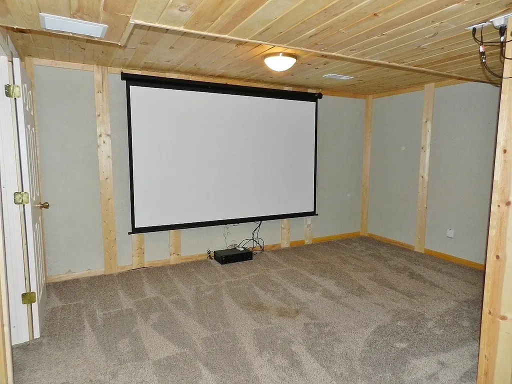 249 Peach Tree Drive East Bay Township MI 49896