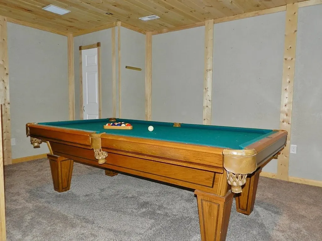 249 Peach Tree Drive East Bay Township MI 49896