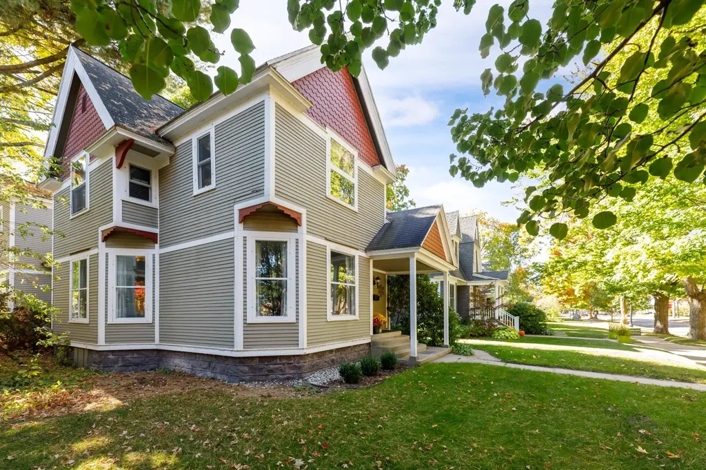 423 Fifth Street Traverse City City MI 49684