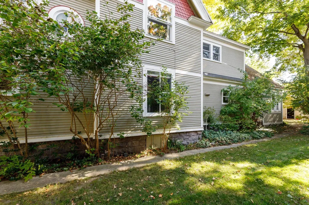 423 Fifth Street Traverse City City MI 49684
