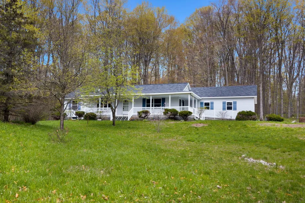 1014 Fairview Road Benzonia Township MI 49617