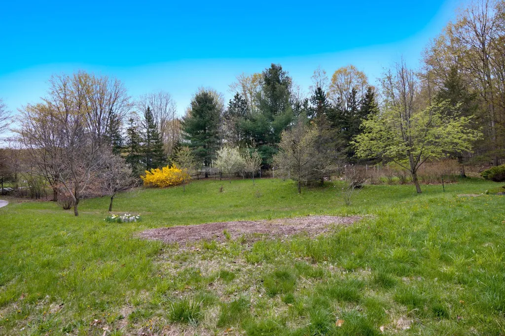 1014 Fairview Road Benzonia Township MI 49617